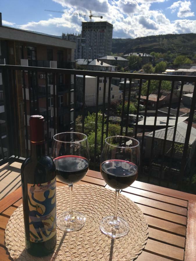 Sunny Apartment Ortachala Tbilisi Eksteriør bilde