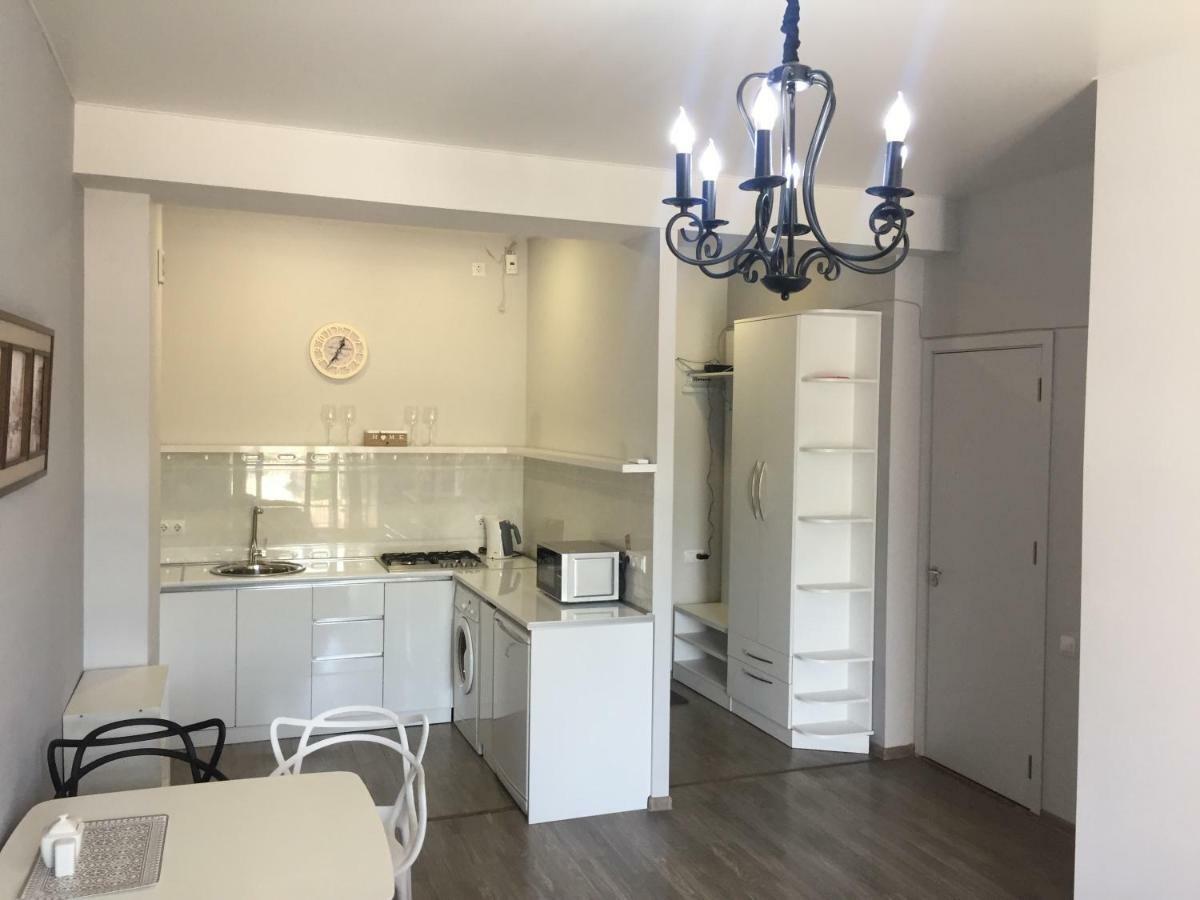 Sunny Apartment Ortachala Tbilisi Eksteriør bilde