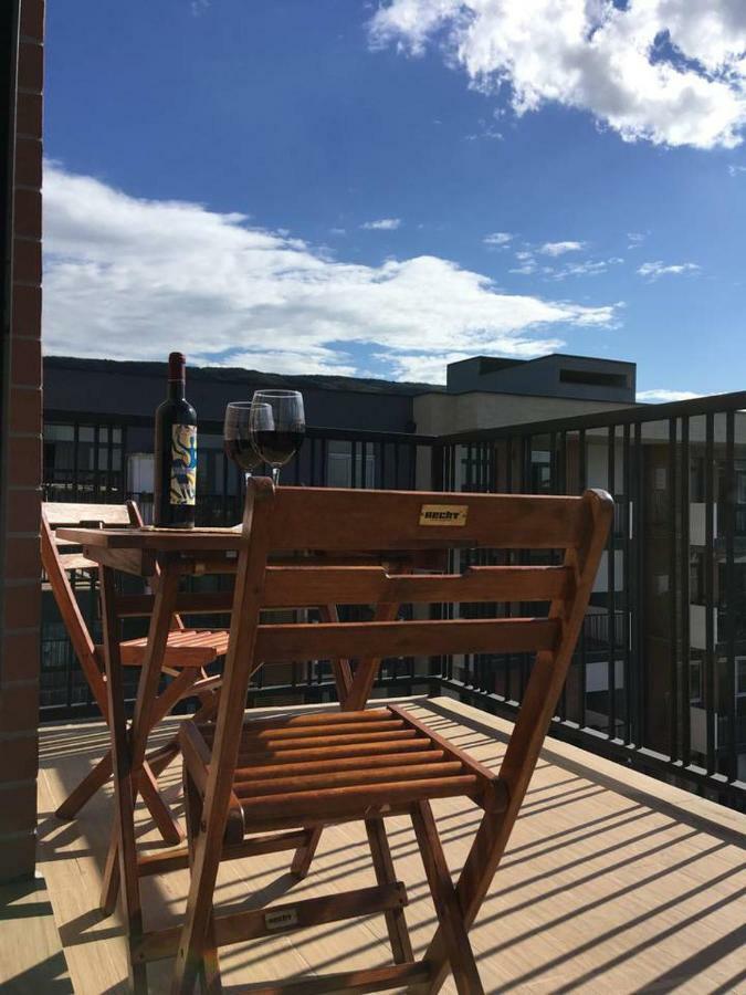 Sunny Apartment Ortachala Tbilisi Eksteriør bilde