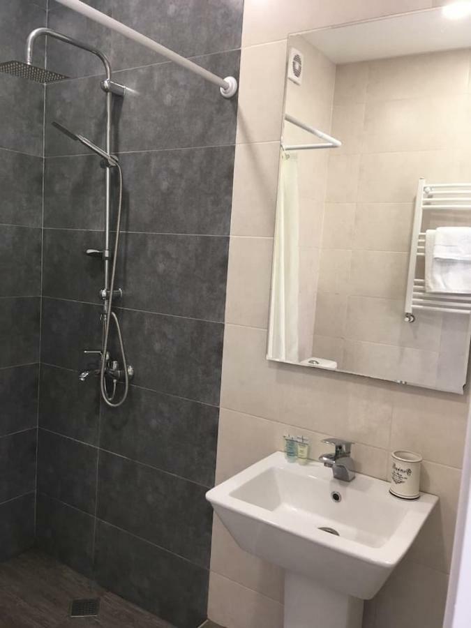 Sunny Apartment Ortachala Tbilisi Eksteriør bilde