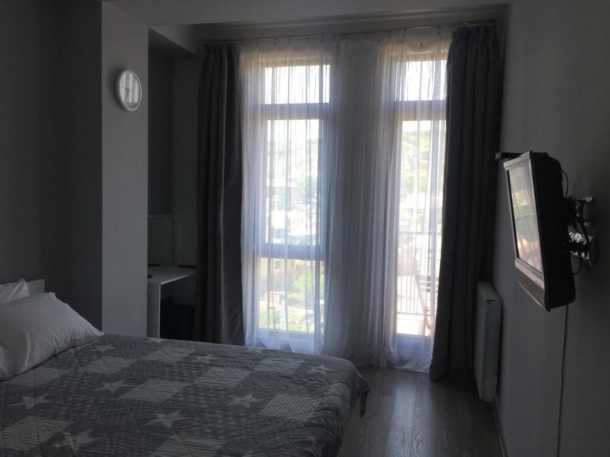 Sunny Apartment Ortachala Tbilisi Eksteriør bilde